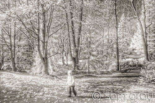 Meadowlark Gardens, Young Boy - D200 (IR) 24-120mm